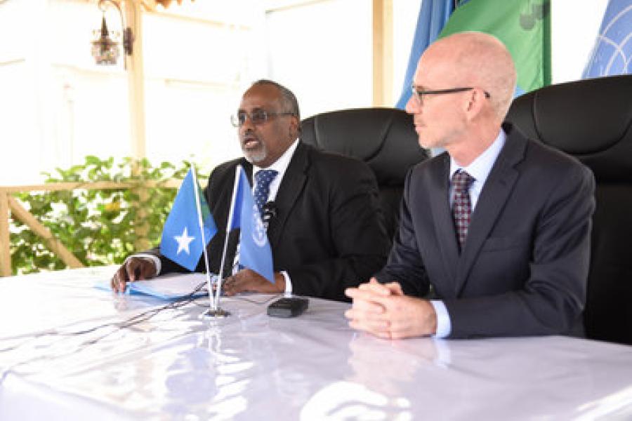 The President of HirShabelle, Mohamed Abdi Ware and the UN Envoy to Somalia, James Swan during a briefing with journalists. 