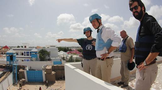 FAO emergency director tours the agency’s new offices in Mogadishu
